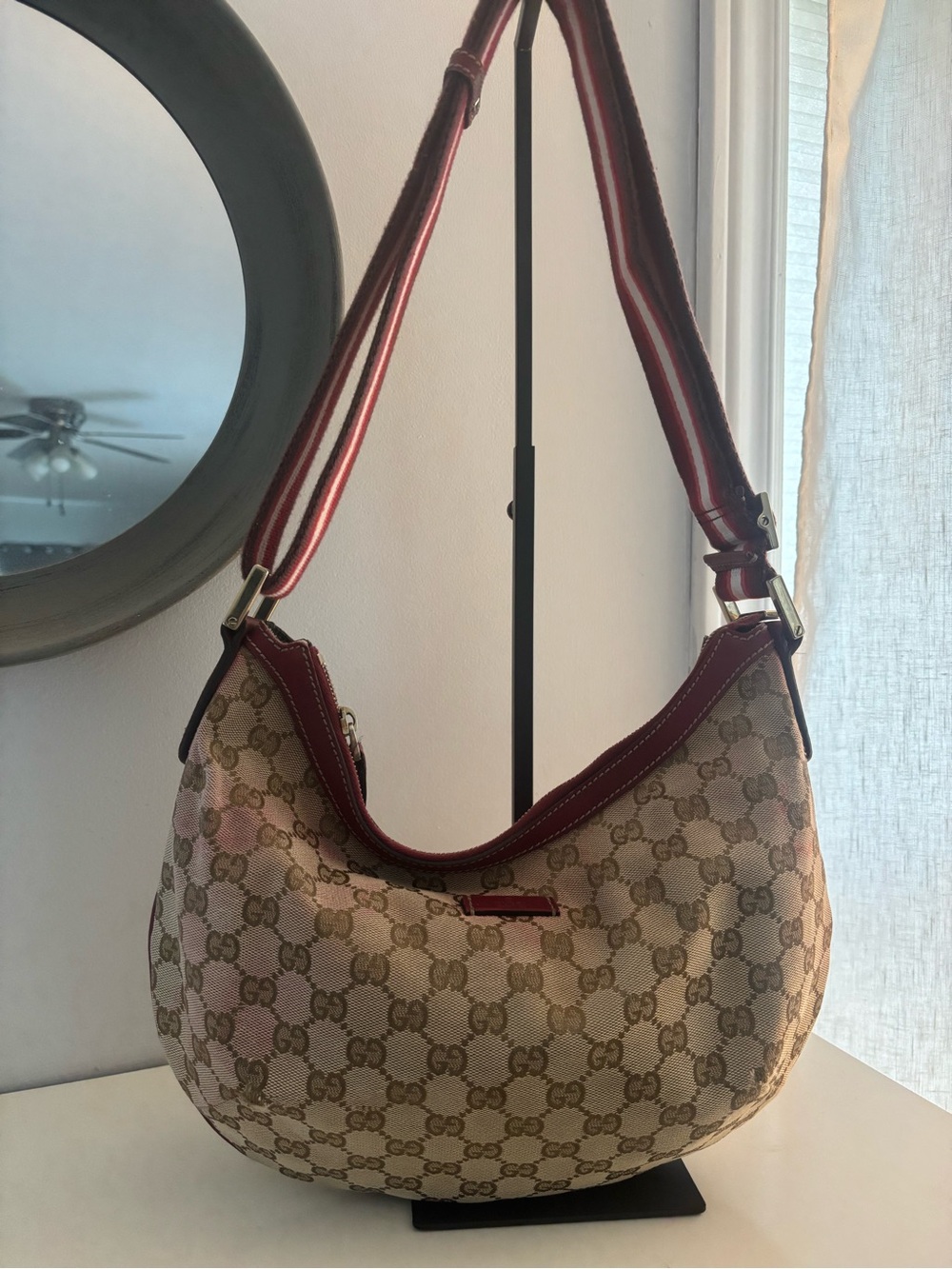 Gucci Beige GG Canvas hobo Shoulder /crossbody Bag with red Trim - Picture 2 of 16